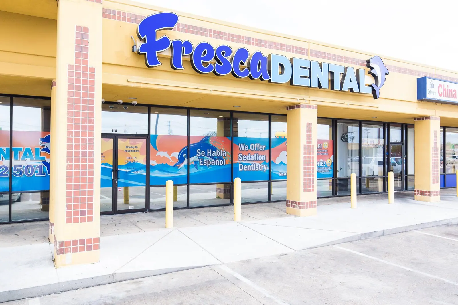 Fresca Dental storefront and entrance in Dallas
